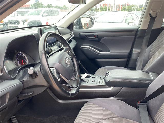 used 2022 Toyota Highlander car, priced at $27,500