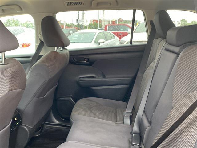 used 2022 Toyota Highlander car, priced at $27,500