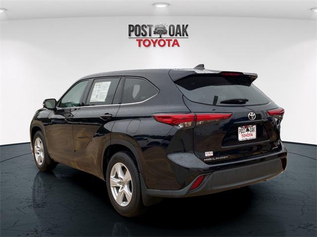 used 2022 Toyota Highlander car, priced at $27,500