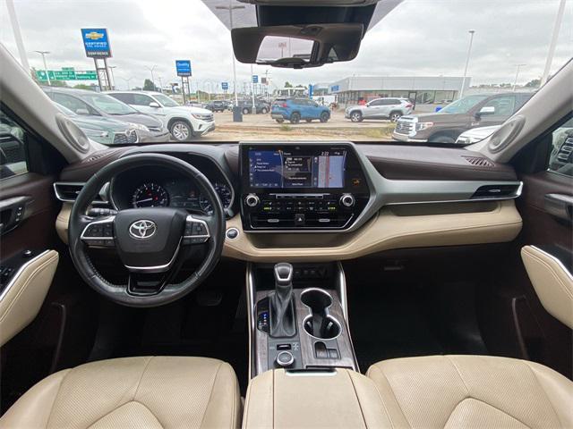 used 2021 Toyota Highlander car, priced at $30,775