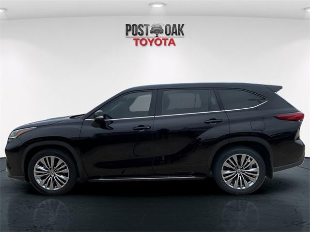 used 2021 Toyota Highlander car, priced at $30,775