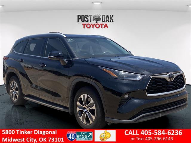 used 2022 Toyota Highlander car, priced at $34,750