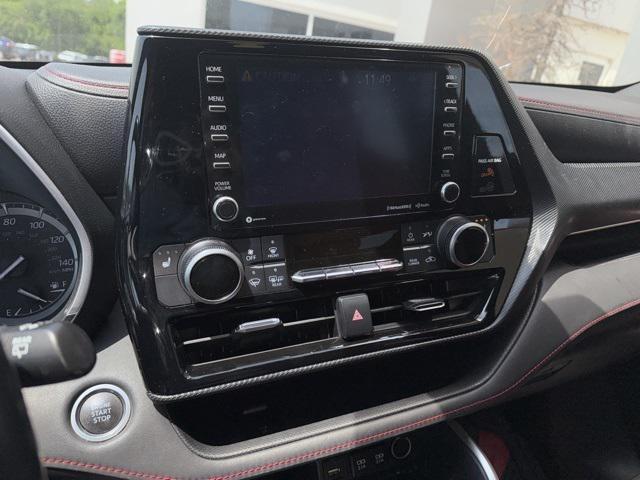 used 2021 Toyota Highlander car, priced at $28,699