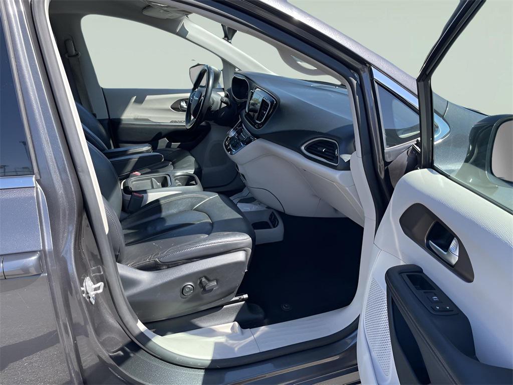 used 2018 Chrysler Pacifica car, priced at $14,497