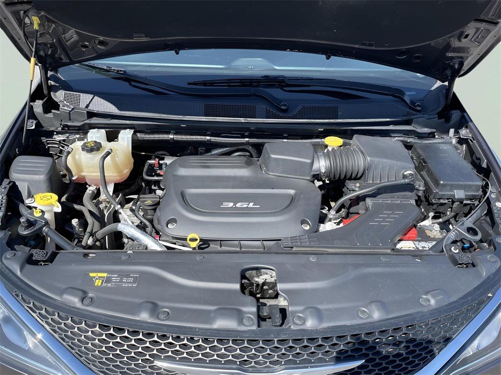 used 2018 Chrysler Pacifica car, priced at $14,497