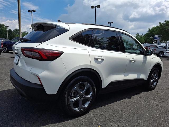 new 2025 Ford Escape car, priced at $30,558