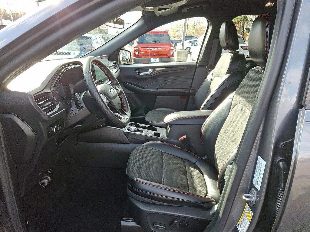 new 2025 Ford Escape car, priced at $27,500