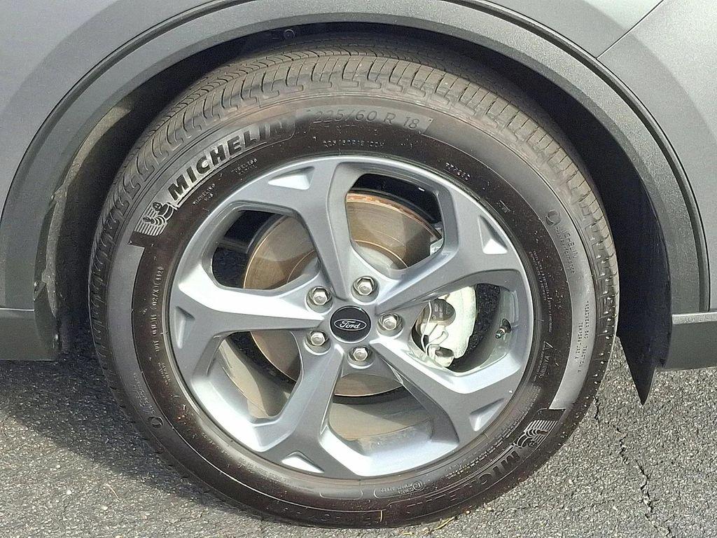 new 2025 Ford Escape car, priced at $27,500