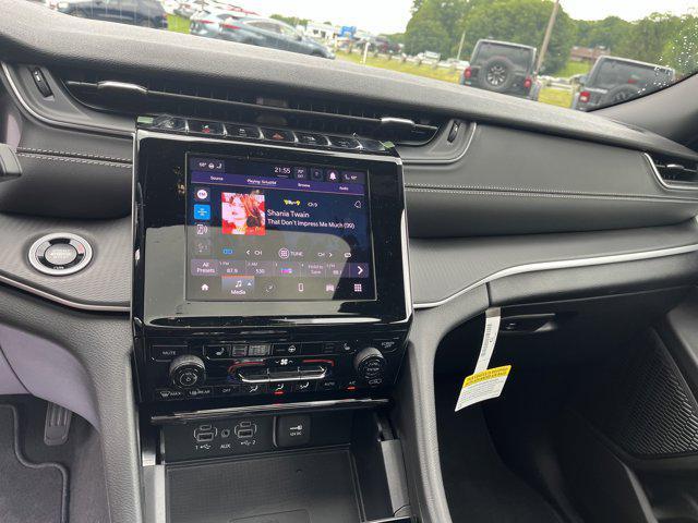 new 2025 Jeep Grand Cherokee car, priced at $44,170