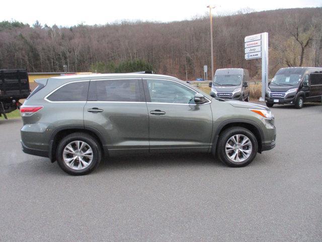 used 2015 Toyota Highlander car, priced at $20,995