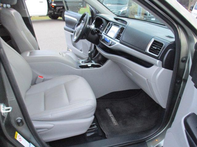 used 2015 Toyota Highlander car, priced at $20,995