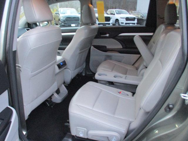 used 2015 Toyota Highlander car, priced at $20,995