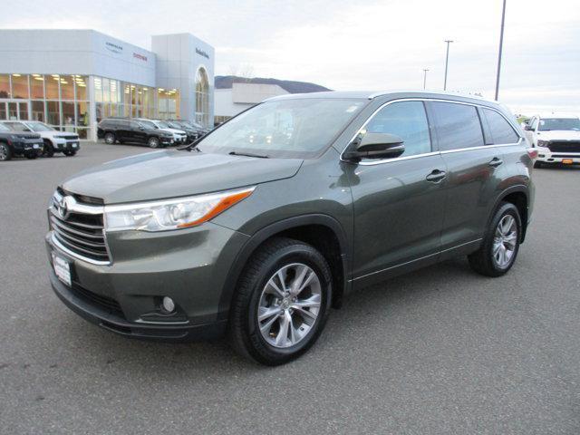 used 2015 Toyota Highlander car, priced at $20,995