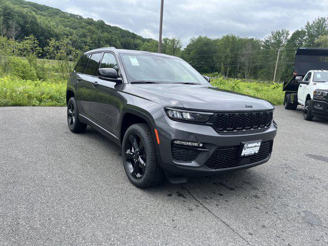 new 2025 Jeep Grand Cherokee car, priced at $52,735