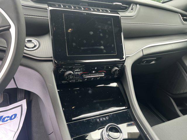 new 2025 Jeep Grand Cherokee car, priced at $44,170