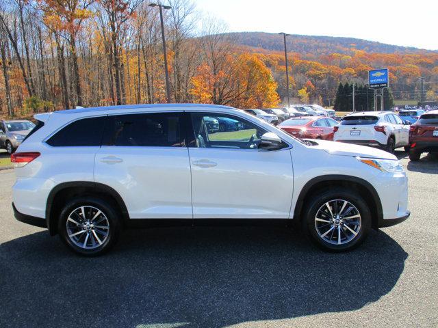 used 2019 Toyota Highlander car, priced at $30,995