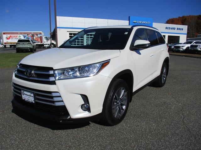 used 2019 Toyota Highlander car, priced at $30,995