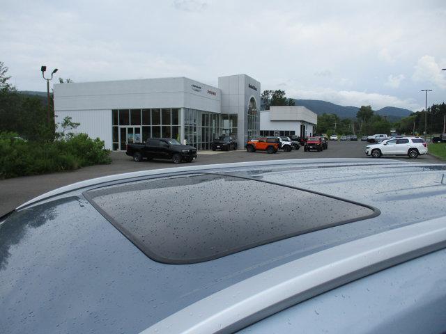 used 2022 Toyota Highlander car, priced at $35,995