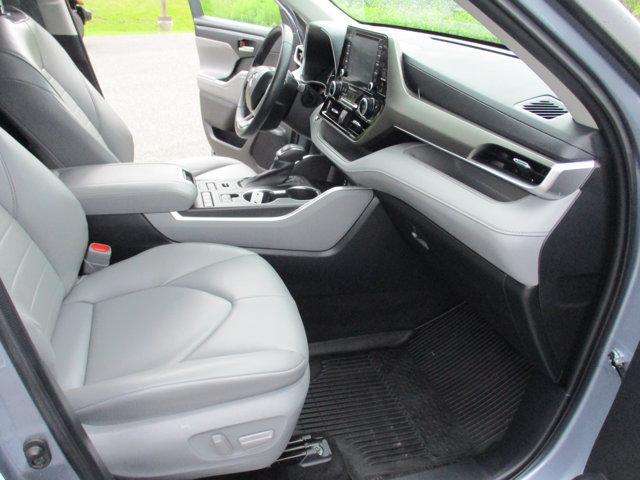 used 2022 Toyota Highlander car, priced at $35,995