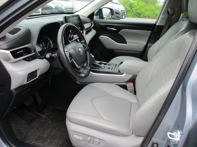 used 2022 Toyota Highlander car, priced at $35,995