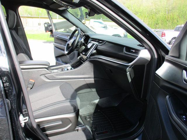 used 2025 Jeep Grand Cherokee car, priced at $36,995