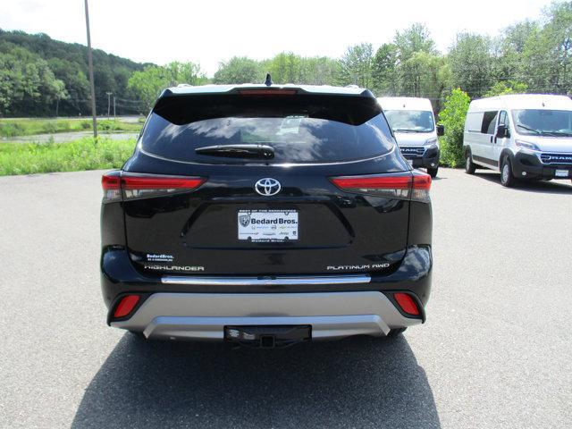 used 2022 Toyota Highlander car, priced at $39,995