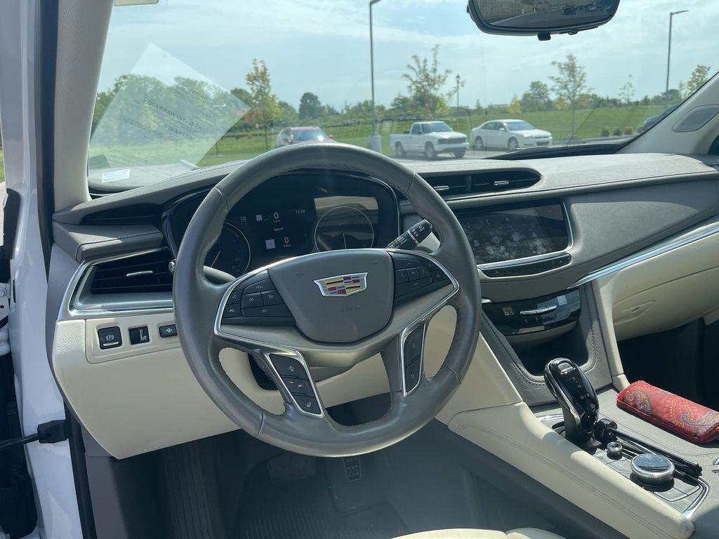 used 2023 Cadillac XT5 car, priced at $35,343