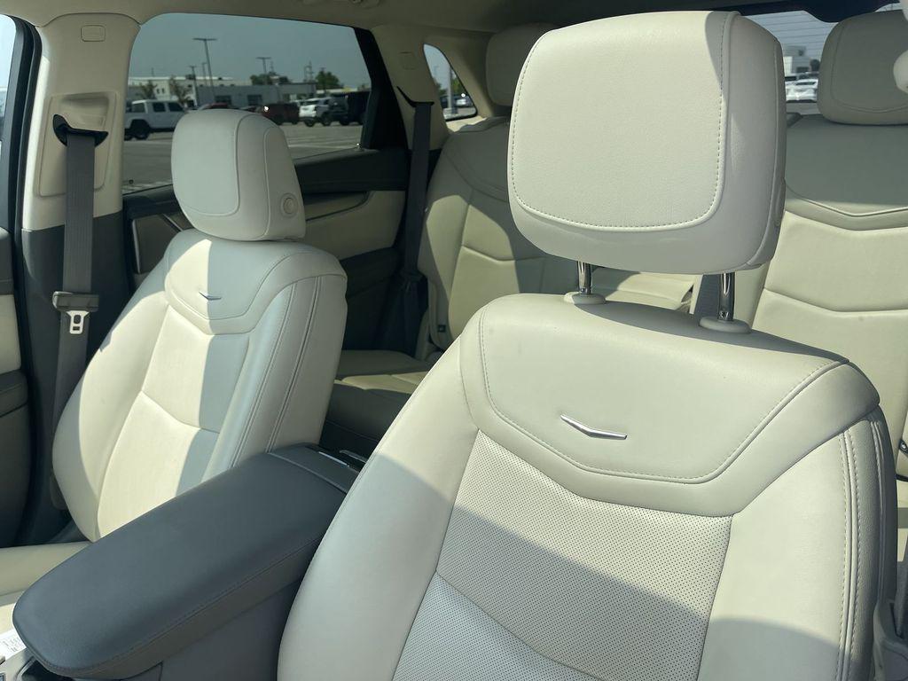 used 2023 Cadillac XT5 car, priced at $35,343