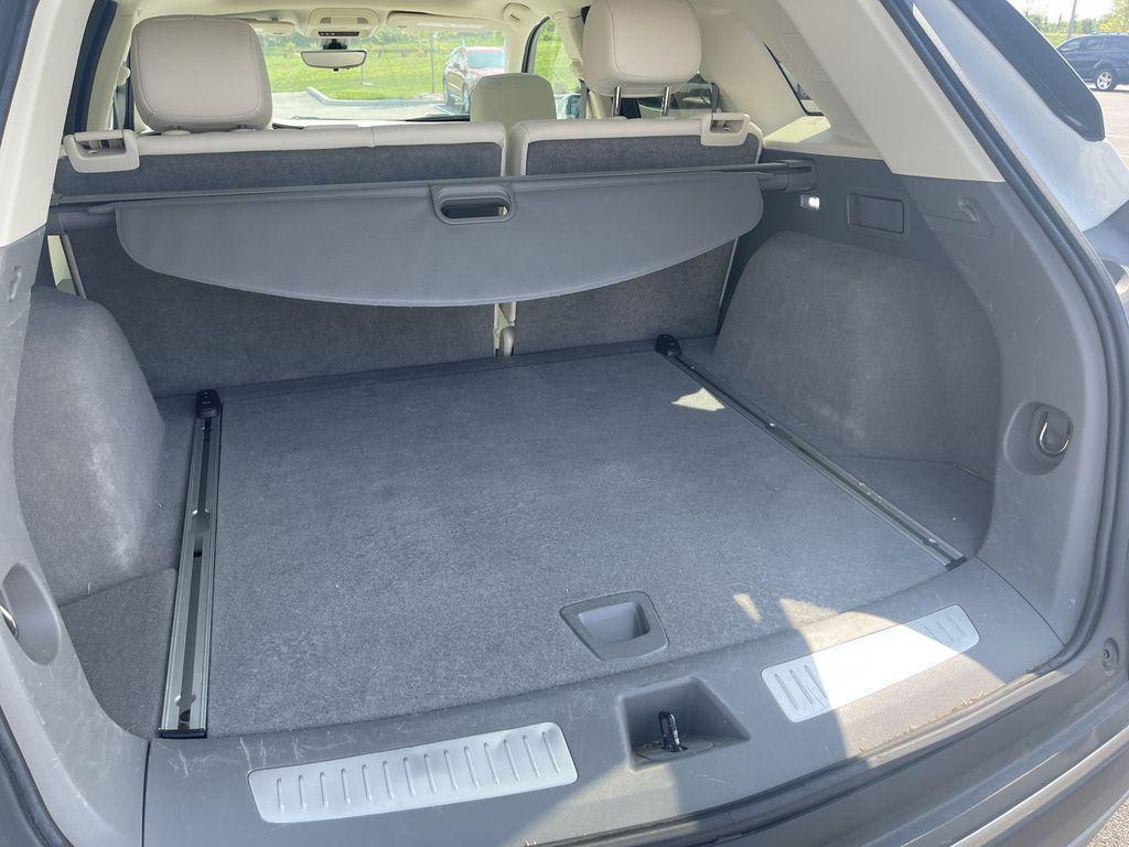 used 2023 Cadillac XT5 car, priced at $35,343