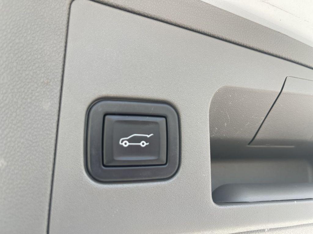 used 2023 Cadillac XT5 car, priced at $35,343