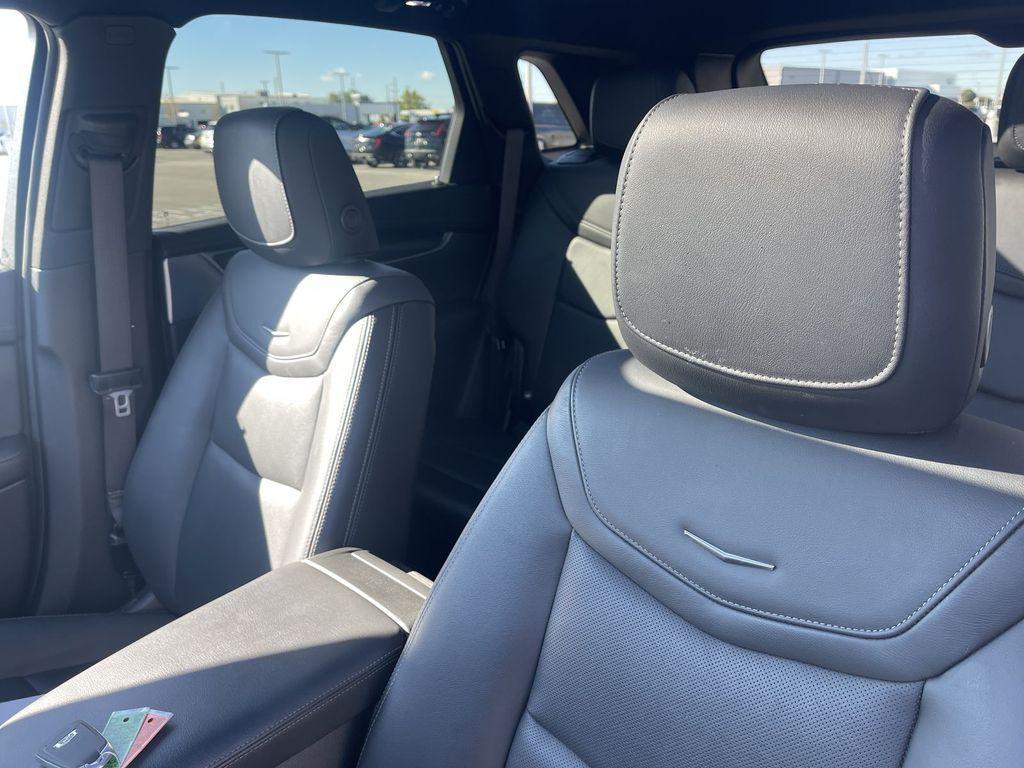 used 2025 Cadillac XT5 car, priced at $42,800