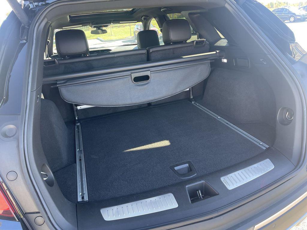 used 2025 Cadillac XT5 car, priced at $42,800