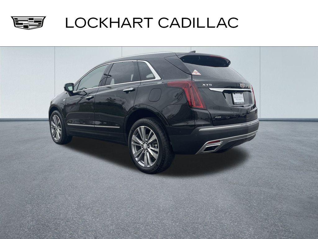 used 2025 Cadillac XT5 car, priced at $42,800