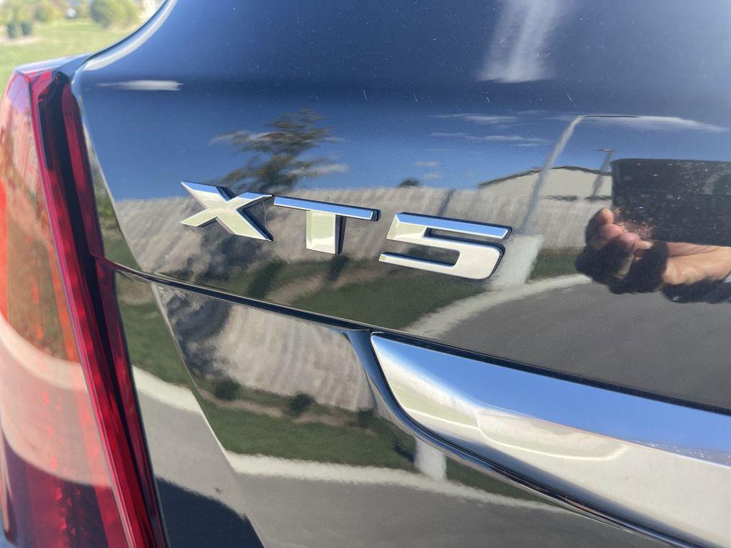 used 2025 Cadillac XT5 car, priced at $42,800