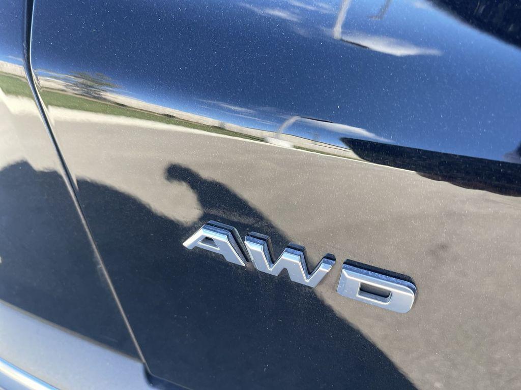 used 2025 Cadillac XT5 car, priced at $42,800