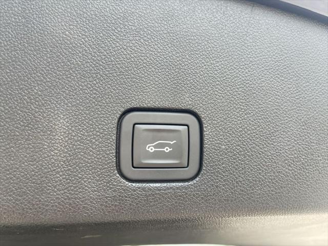 used 2025 Cadillac XT6 car, priced at $51,850