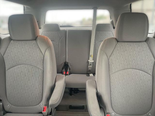 used 2015 GMC Acadia car, priced at $9,500