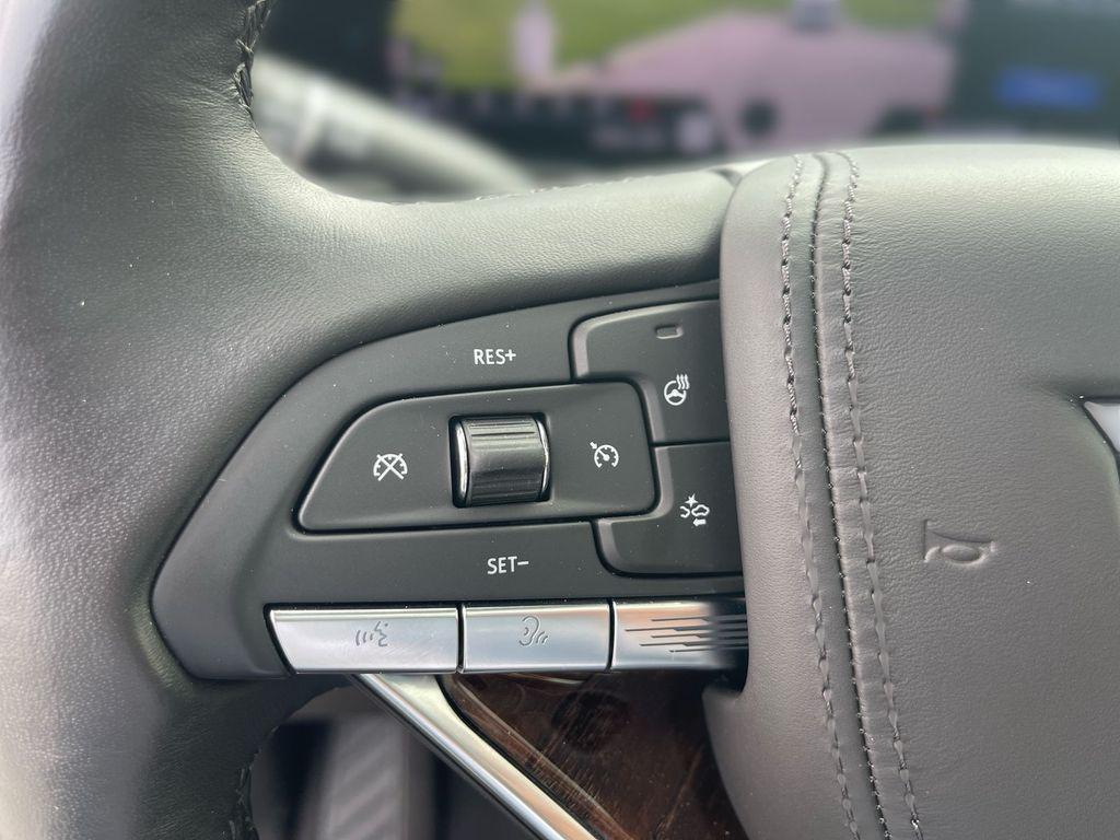 used 2023 Cadillac Escalade ESV car, priced at $87,537