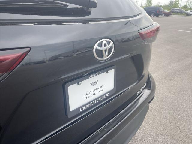 used 2024 Toyota Highlander car, priced at $39,900