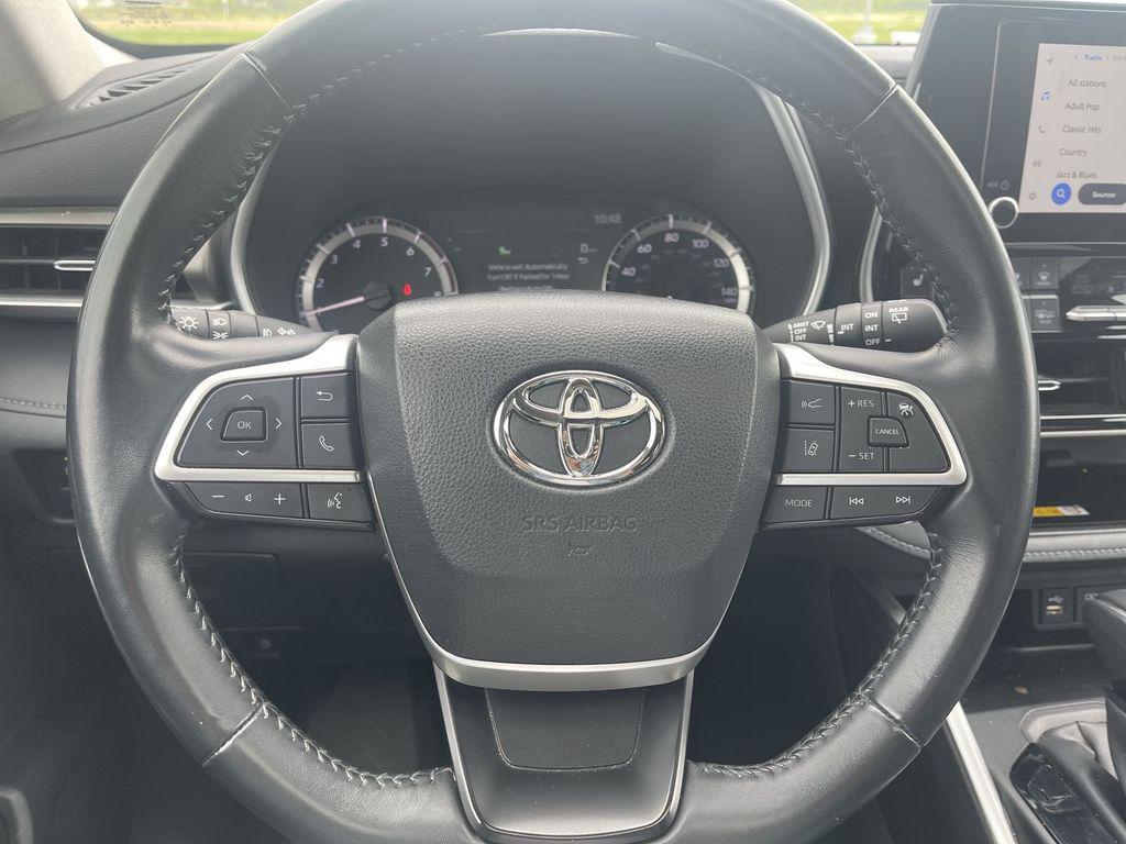 used 2024 Toyota Highlander car, priced at $39,000