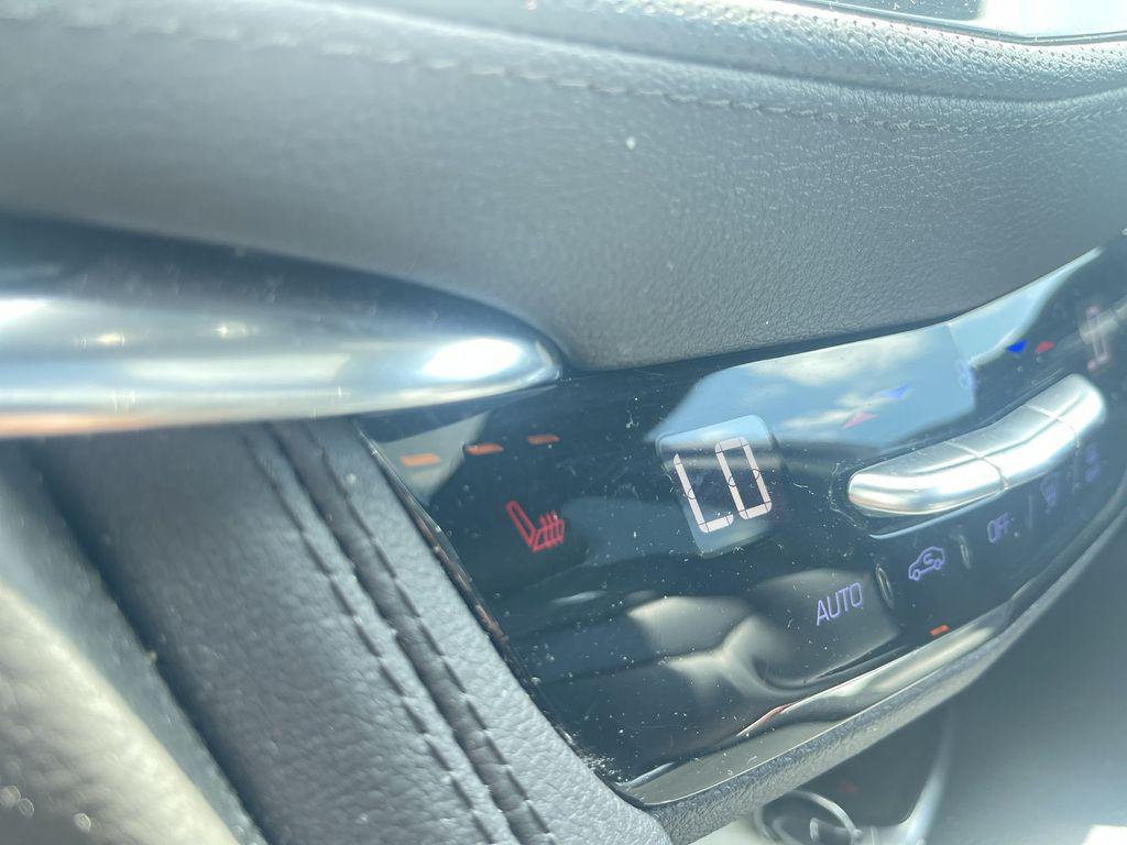 used 2022 Cadillac XT5 car, priced at $27,760