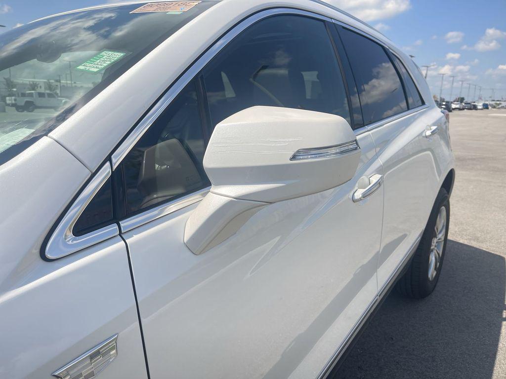 used 2022 Cadillac XT5 car, priced at $27,760