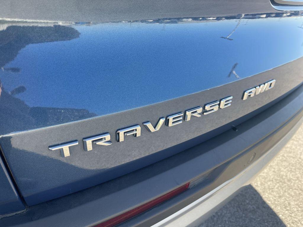 used 2025 Chevrolet Traverse car, priced at $35,269