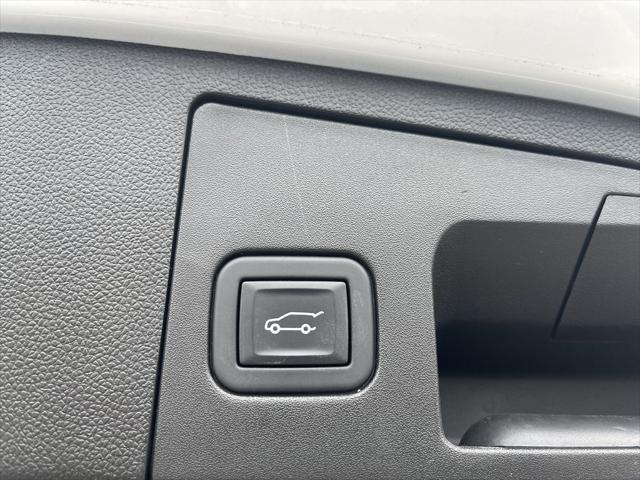 used 2023 Cadillac XT4 car, priced at $28,569