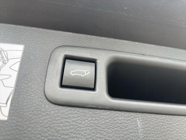 used 2024 Toyota Highlander car, priced at $40,886