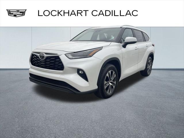 used 2024 Toyota Highlander car, priced at $40,886