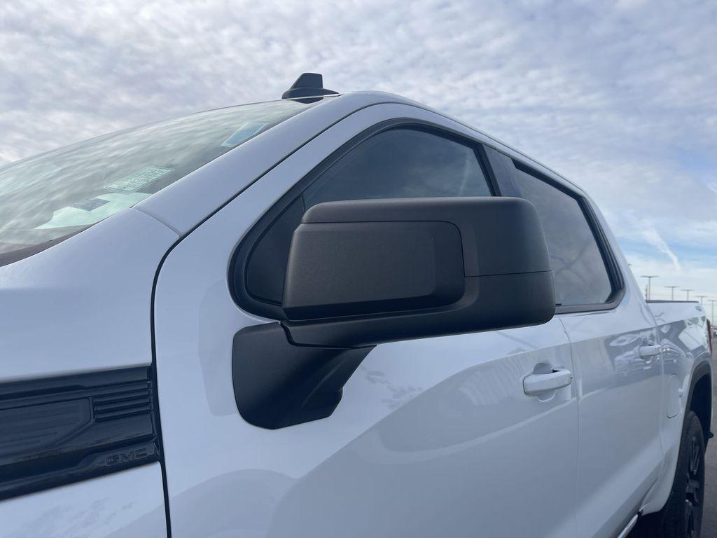 used 2022 GMC Sierra 1500 car, priced at $34,327