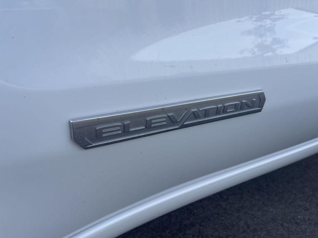 used 2022 GMC Sierra 1500 car, priced at $34,327