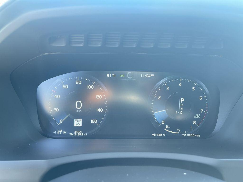used 2022 Volvo XC90 car, priced at $40,005
