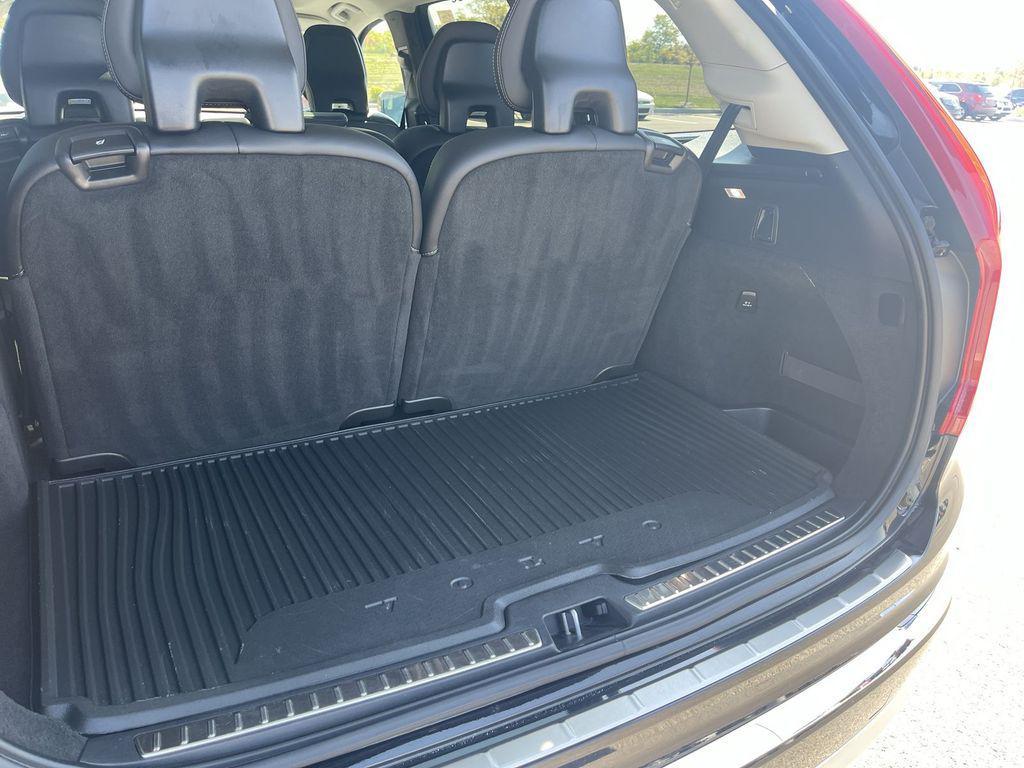 used 2022 Volvo XC90 car, priced at $38,500